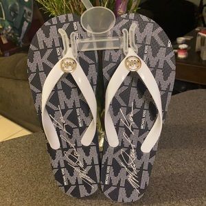 Michael Kors navy blue/wht flops